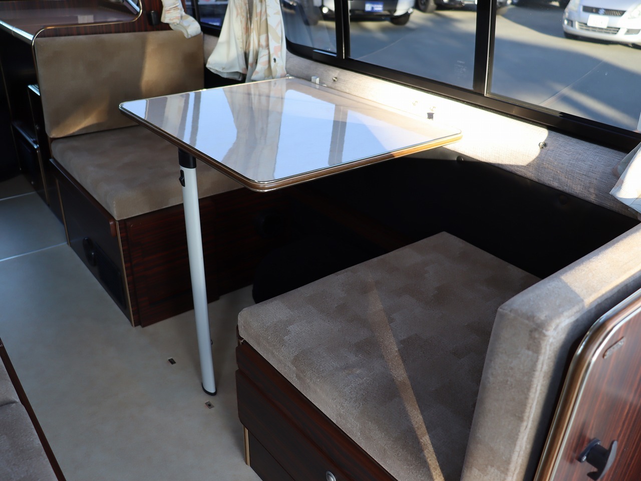 キャンピングカーバンコン