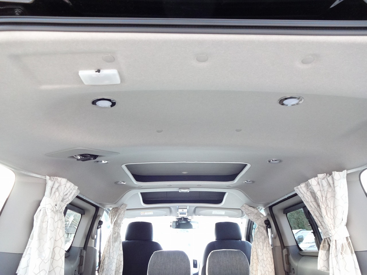 キャンピングカーバンコン