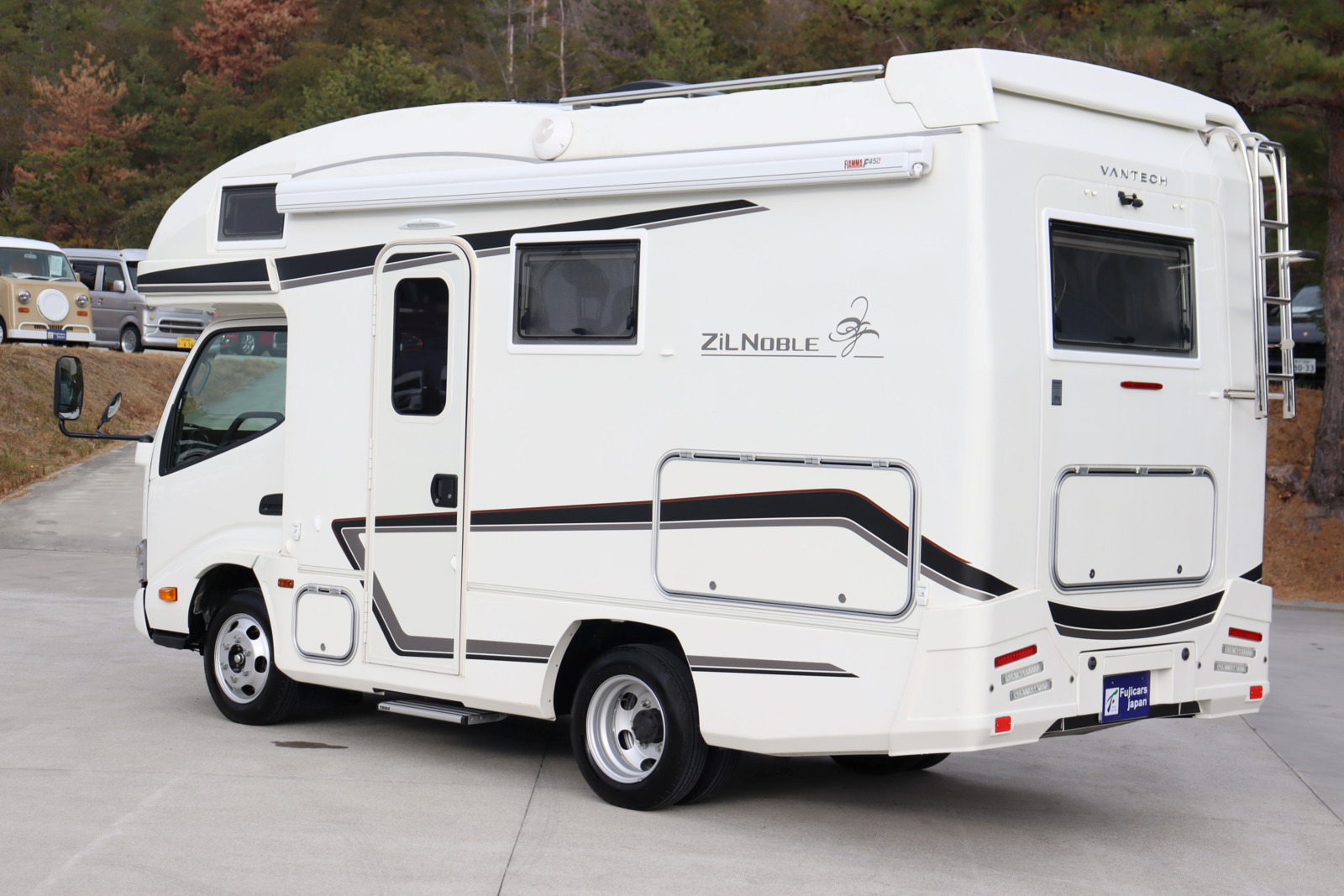 キャンピングカーキャブコン