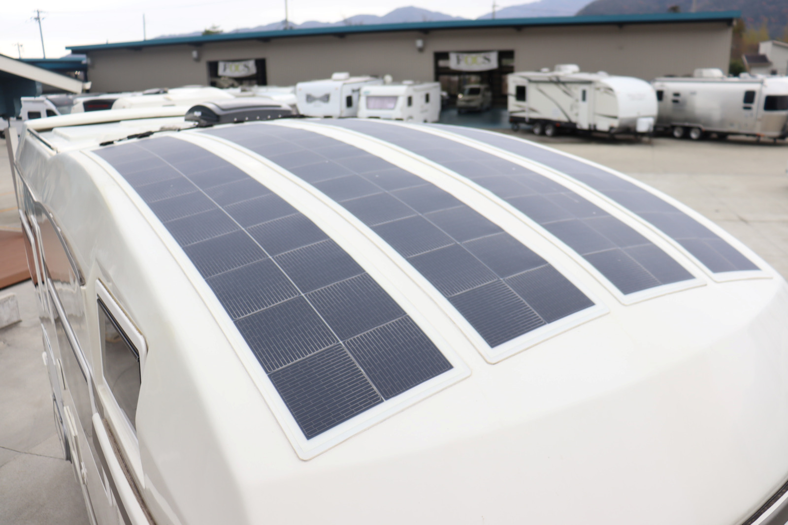 キャンピングカーキャブコン