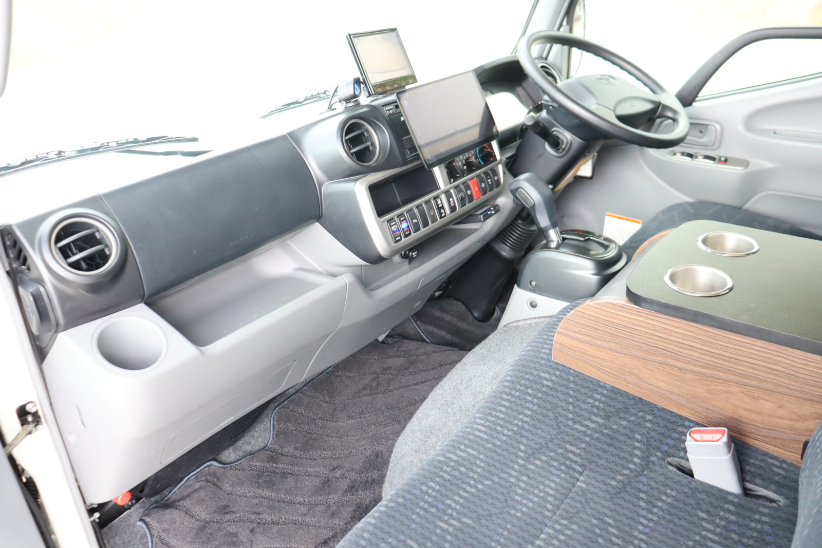 キャンピングカーキャブコン