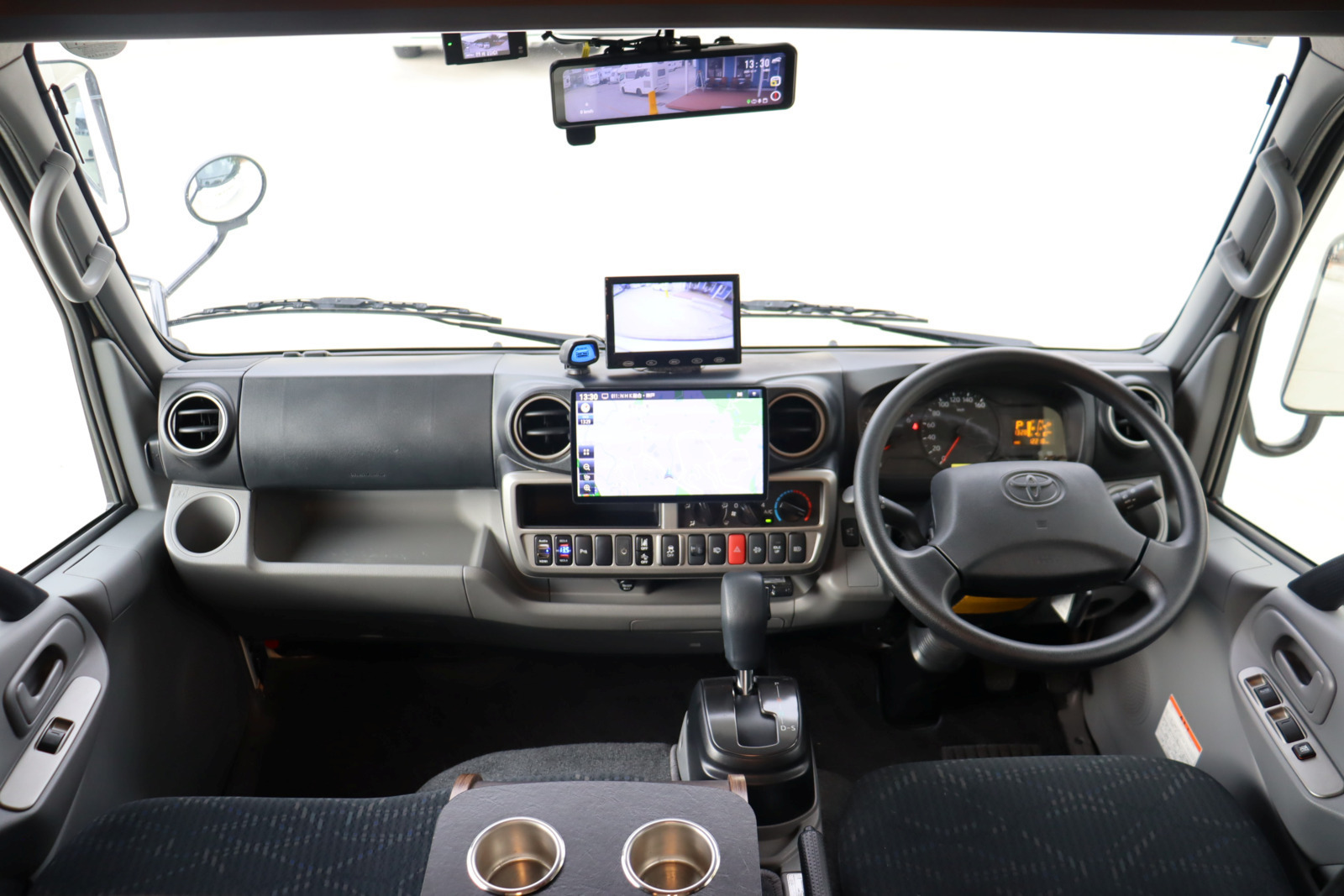 キャンピングカーキャブコン