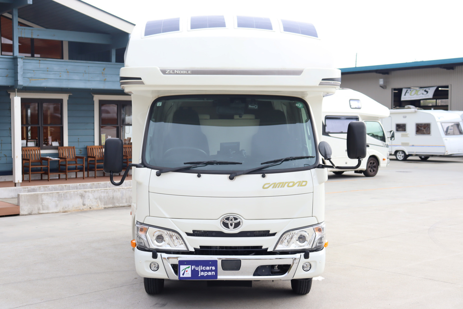 キャンピングカーキャブコン