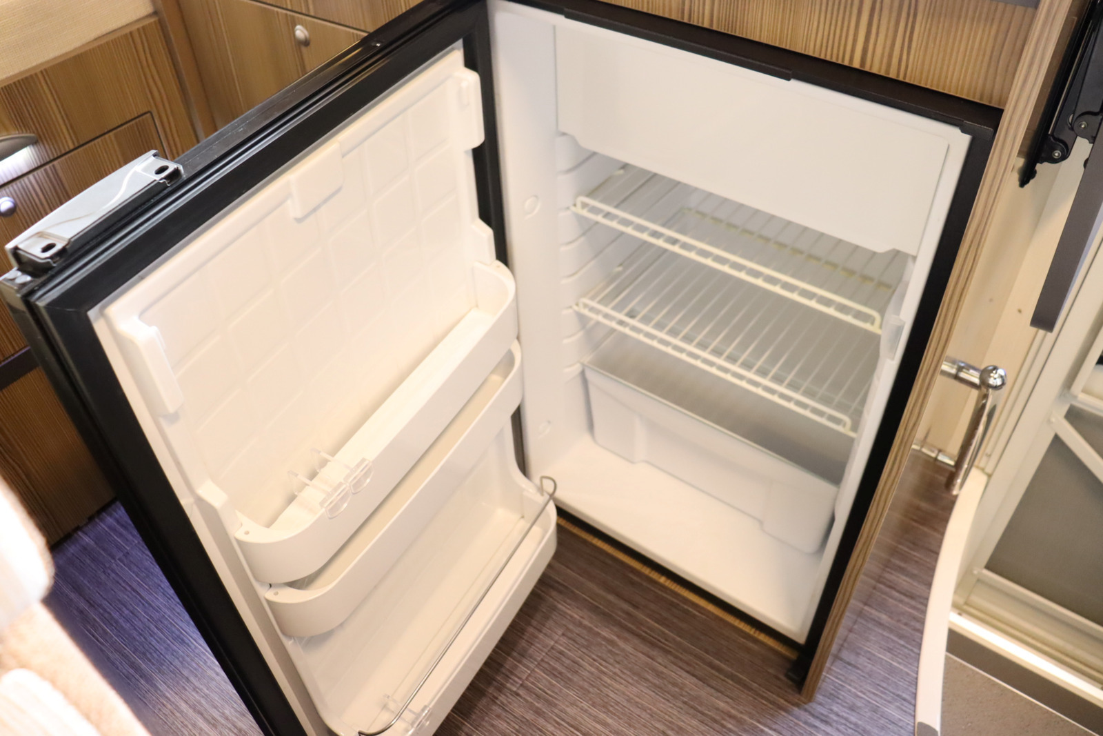 キャンピングカーキャブコン