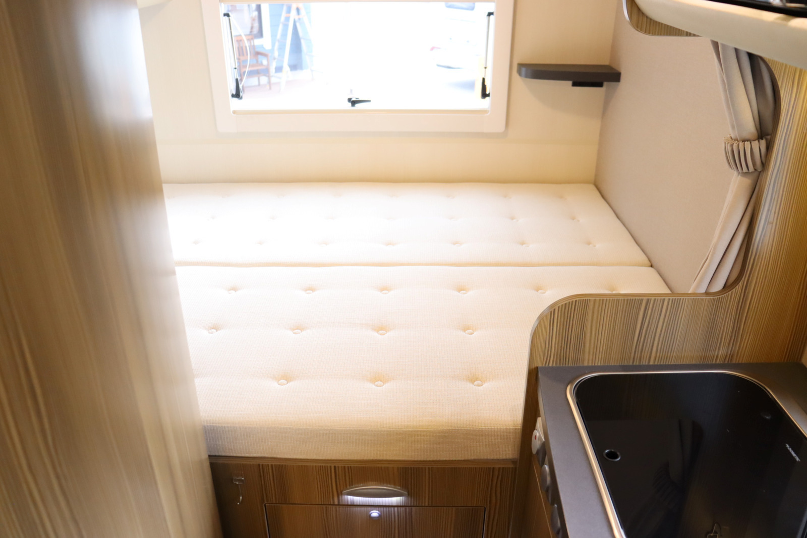 キャンピングカーキャブコン