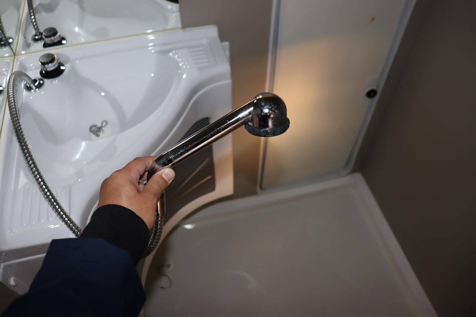 キャンピングカートレーラー