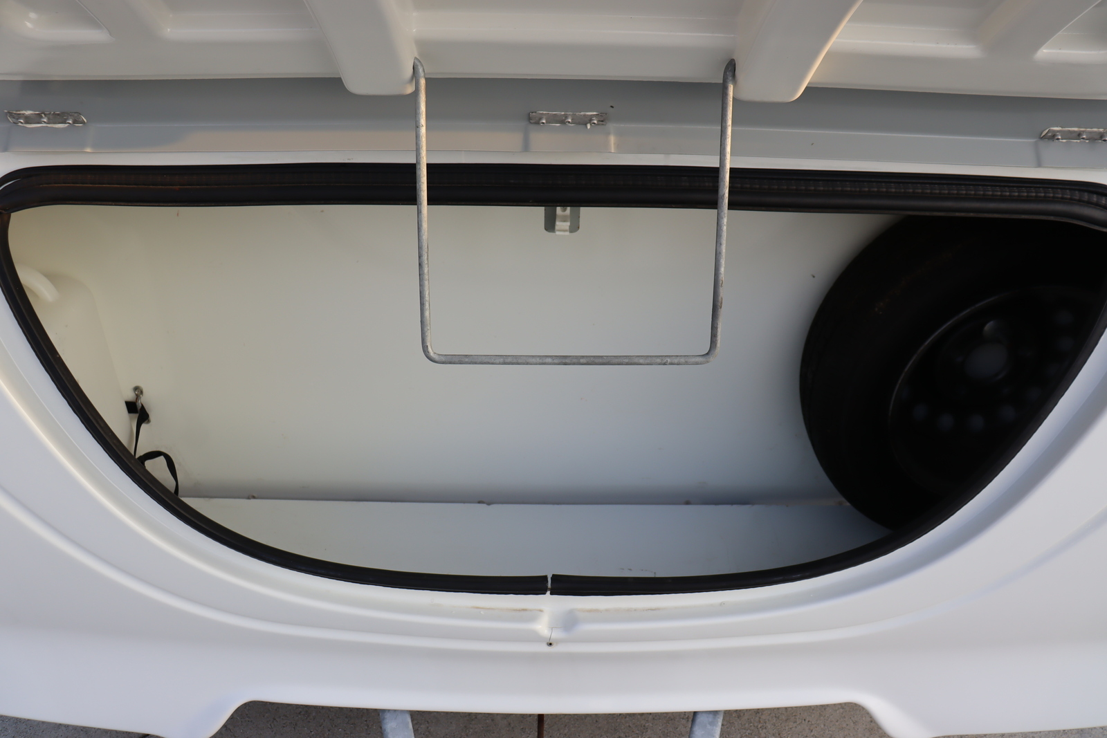 キャンピングカートレーラー