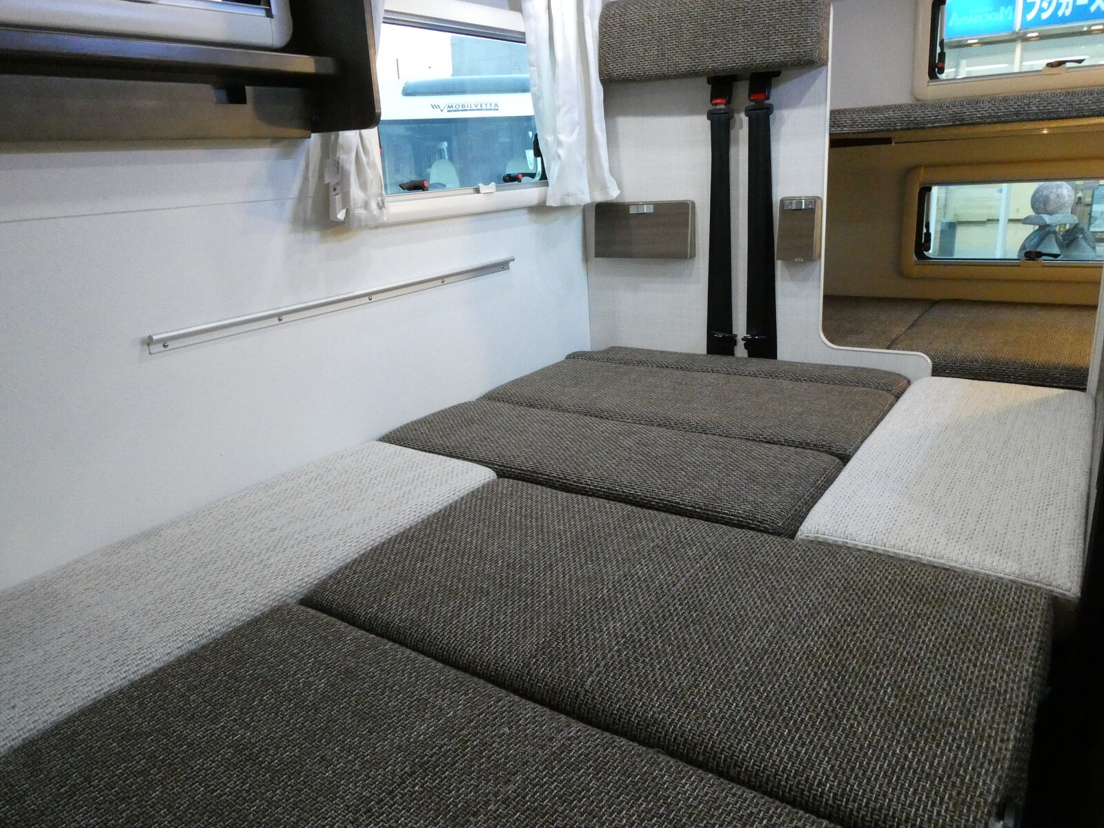 キャンピングカーキャブコン