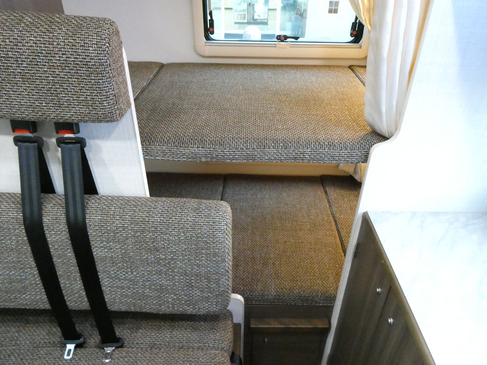 キャンピングカーキャブコン