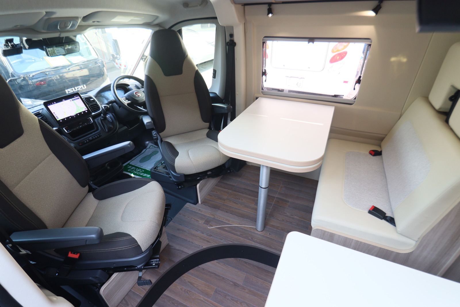 キャンピングカーバンコン