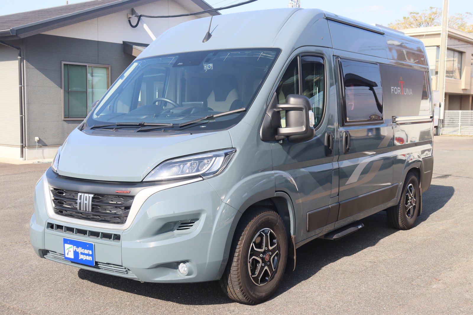 キャンピングカーバンコン