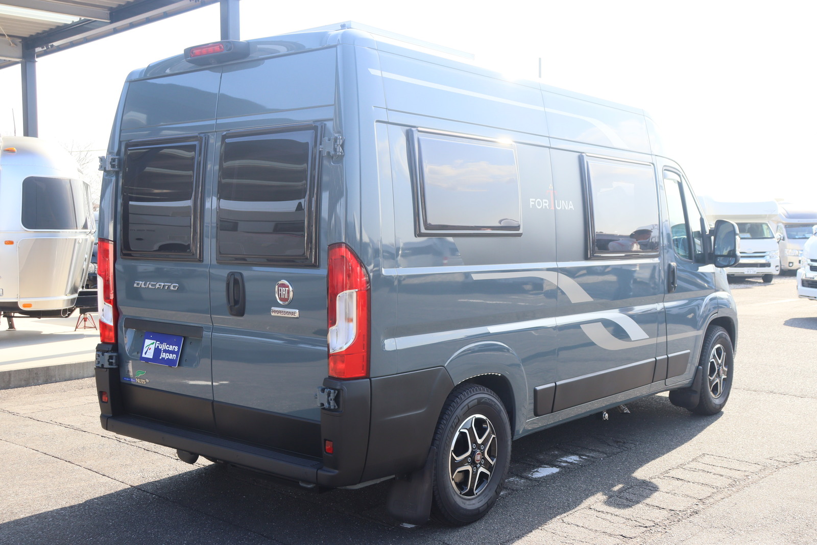 キャンピングカーバンコン