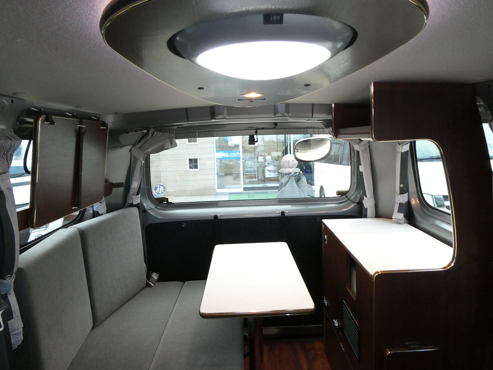 キャンピングカーバンコン