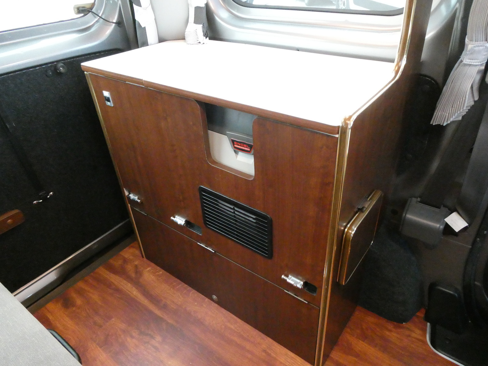 キャンピングカーバンコン