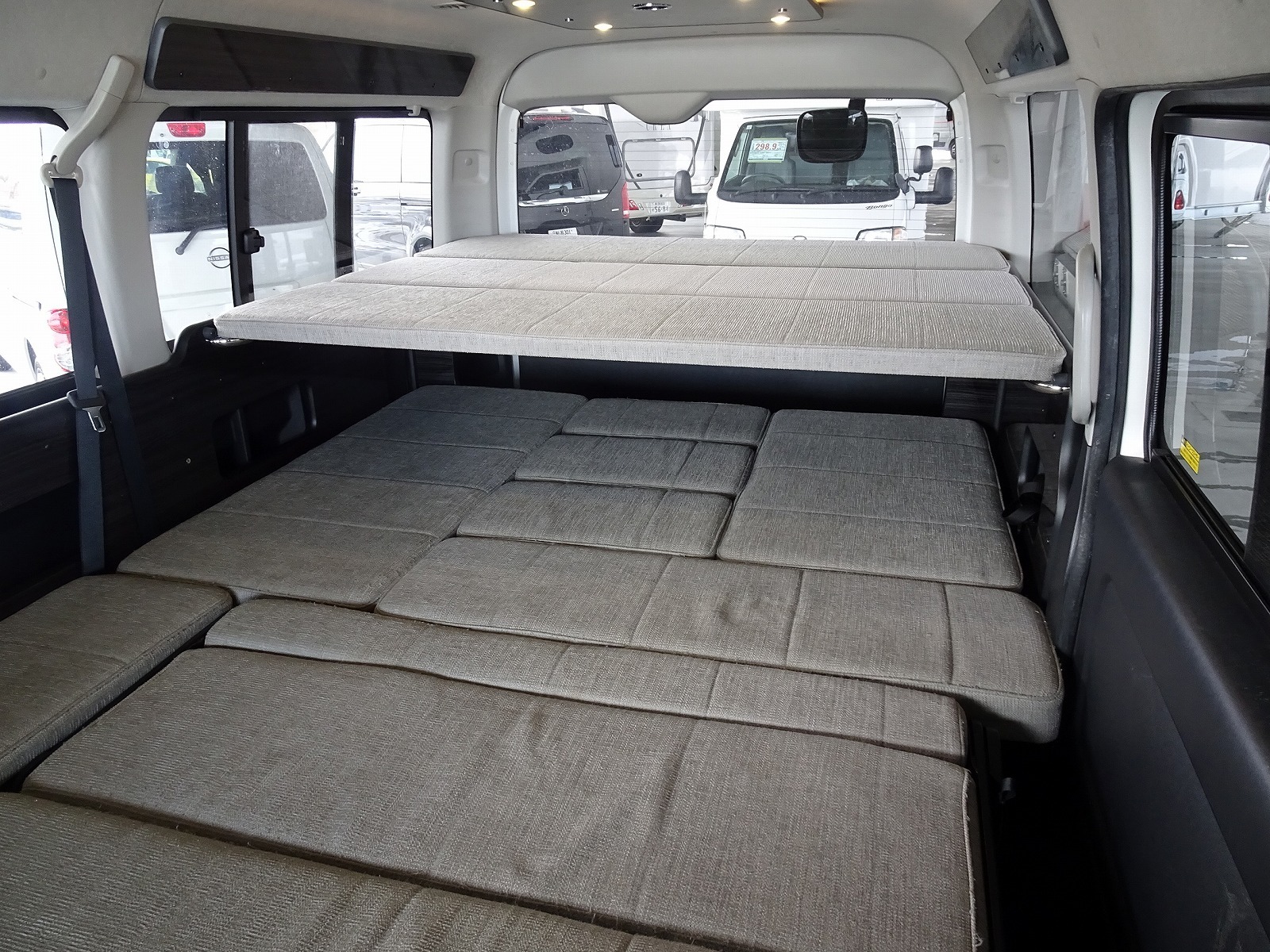 キャンピングカーバンコン