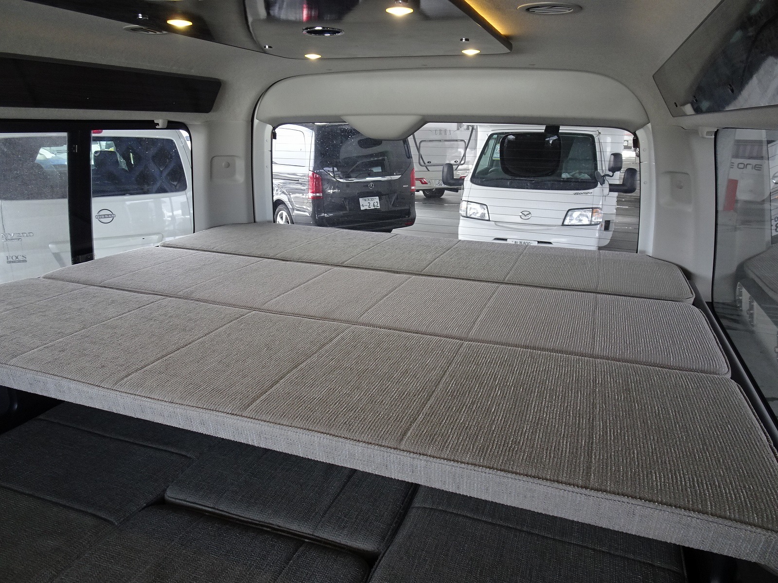 キャンピングカーバンコン