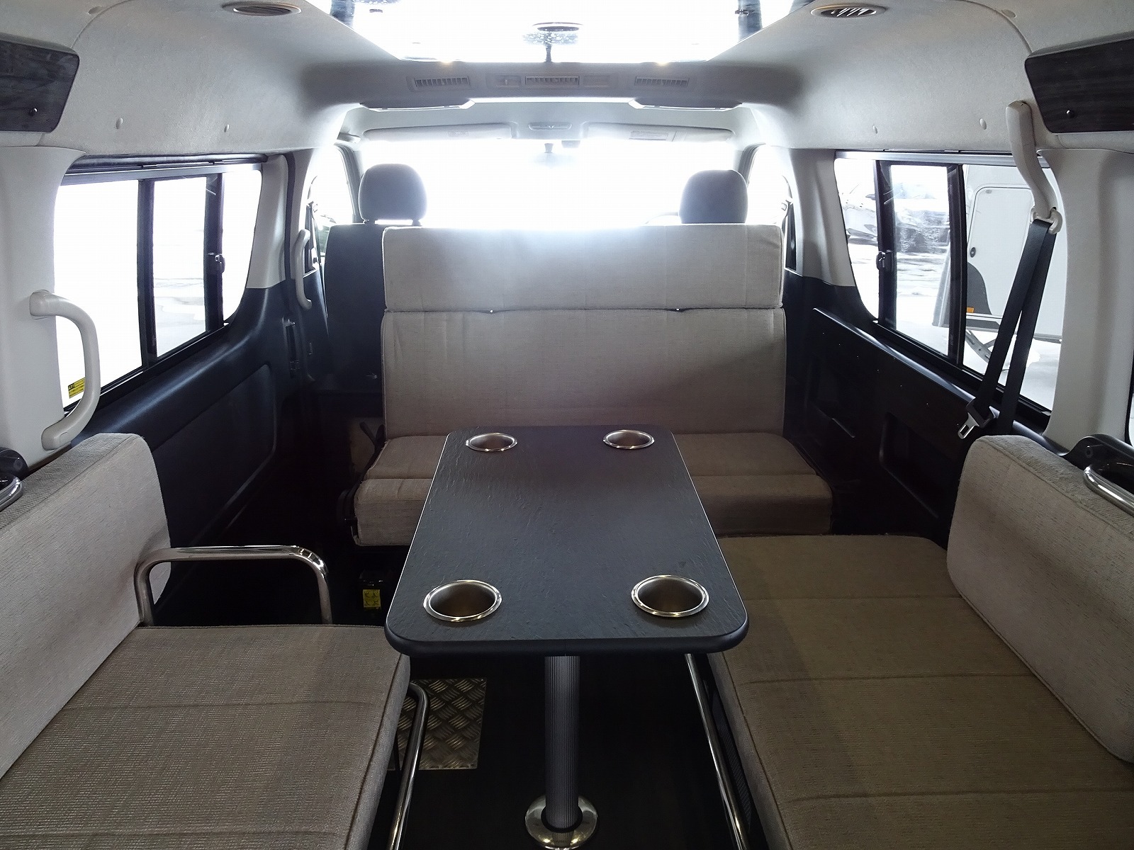 キャンピングカーバンコン