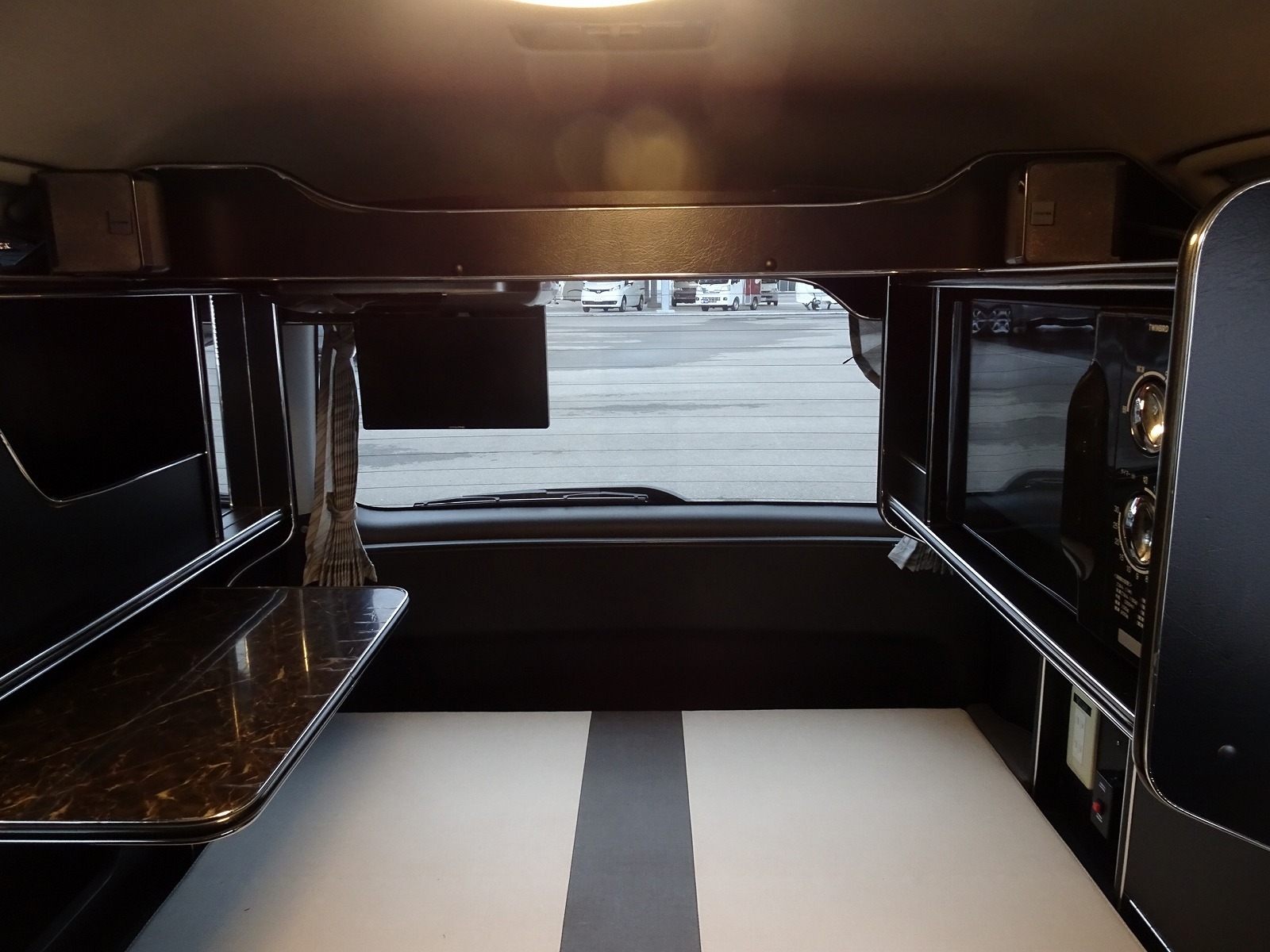 キャンピングカーバンコン