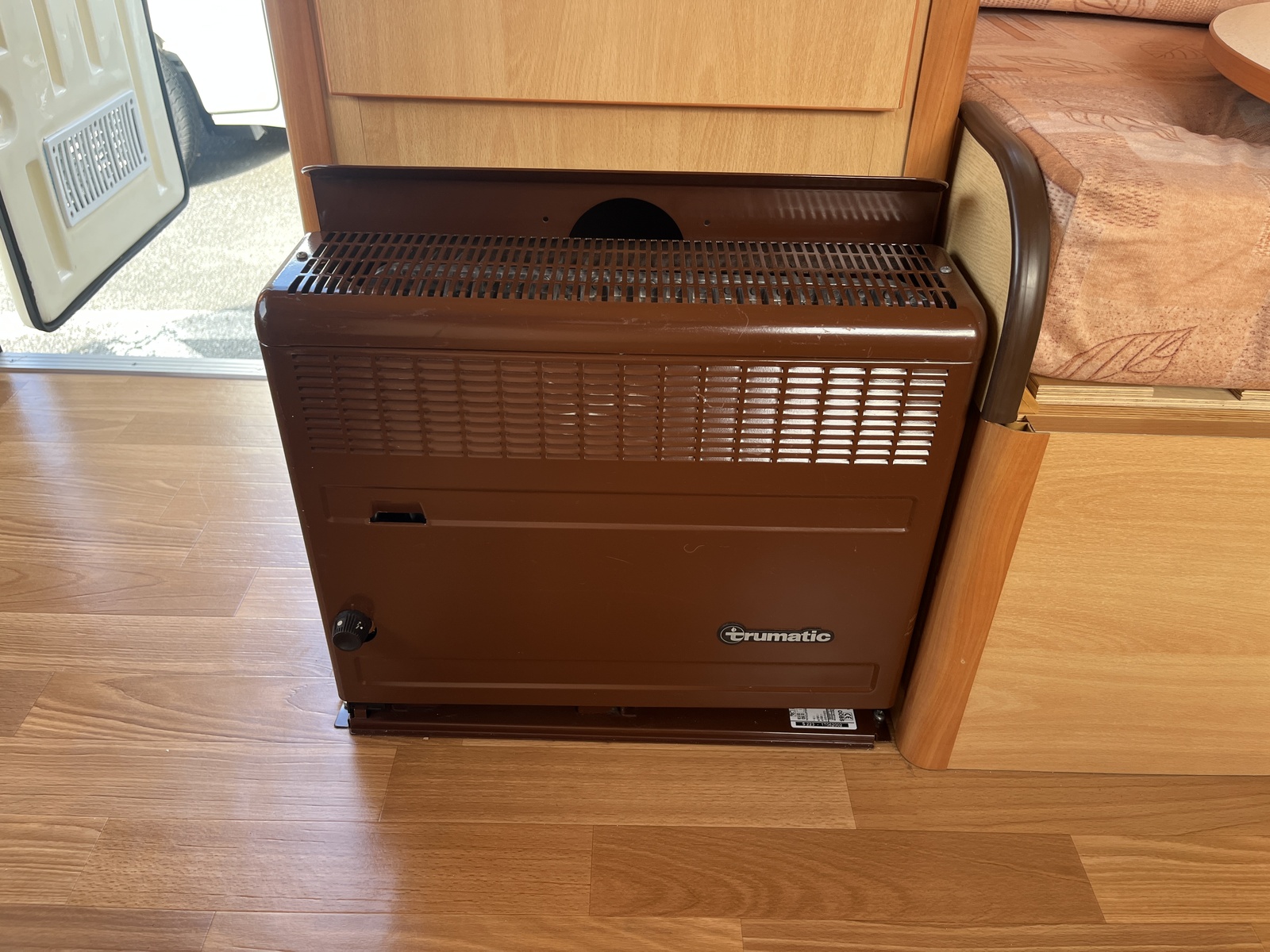 キャンピングカートレーラー