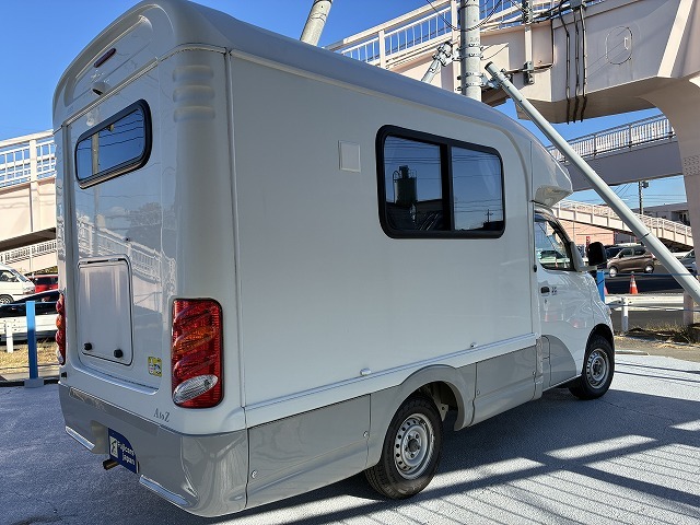 キャンピングカーキャブコン