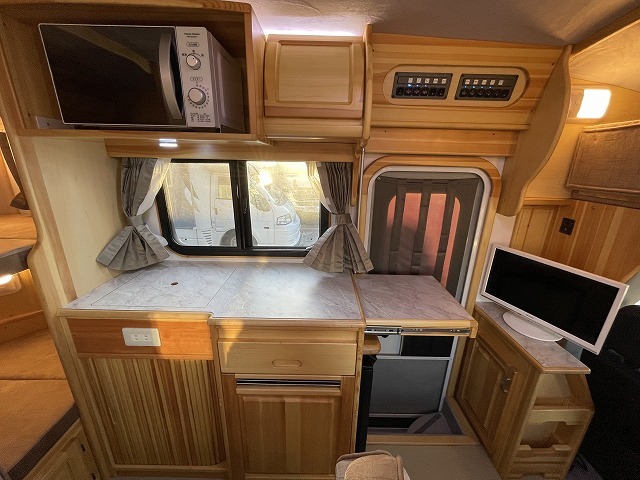 キャンピングカーキャブコン