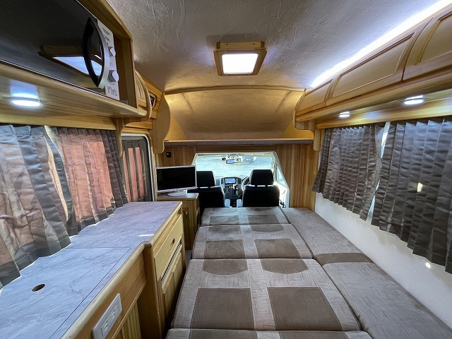 キャンピングカーキャブコン