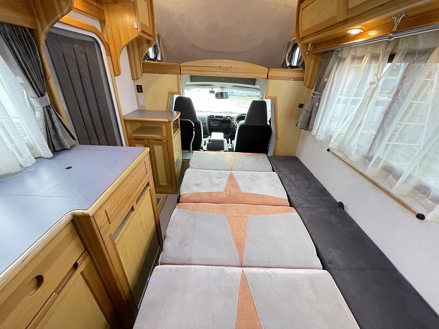 キャンピングカーキャブコン