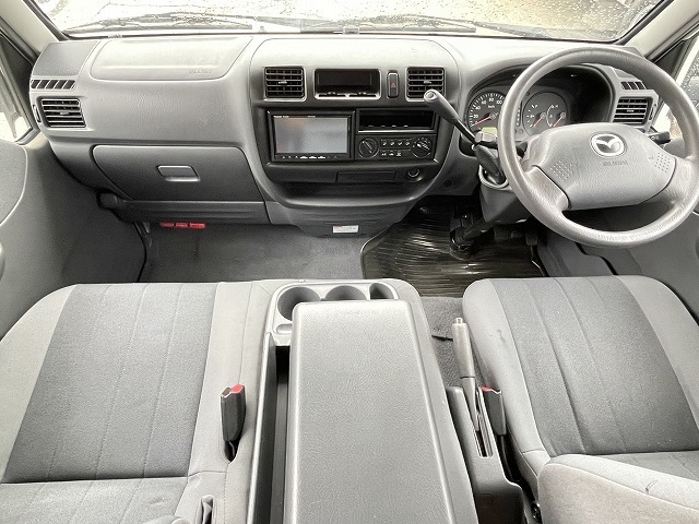 キャンピングカーキャブコン