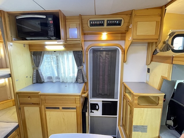 キャンピングカーキャブコン