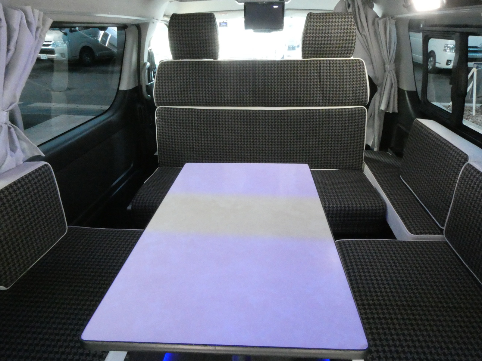 キャンピングカーバンコン