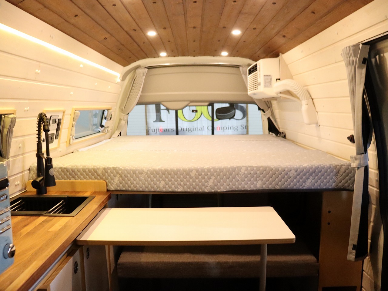 キャンピングカーバンコン