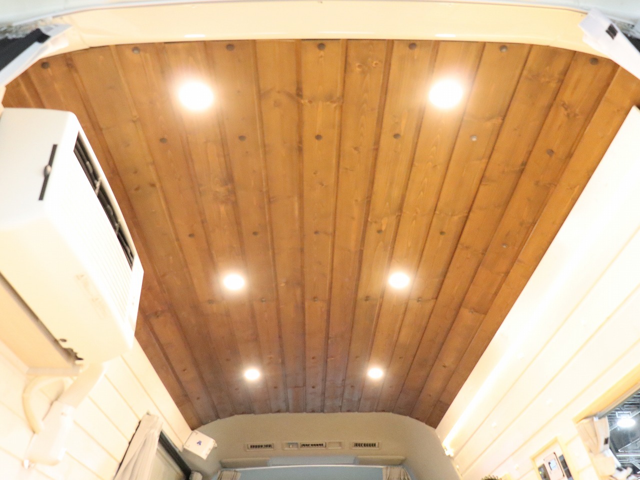 キャンピングカーバンコン