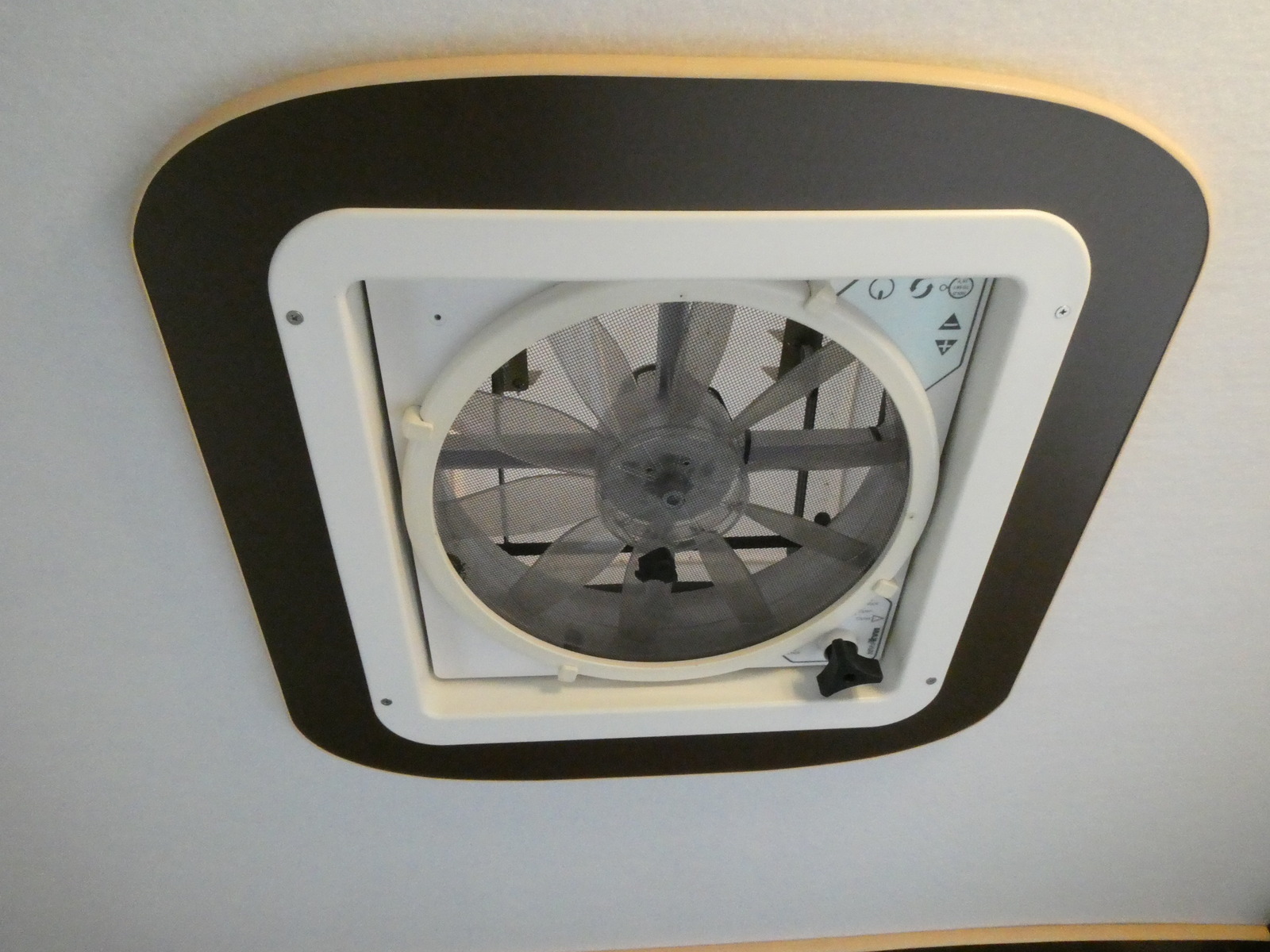 キャンピングカーキャブコン