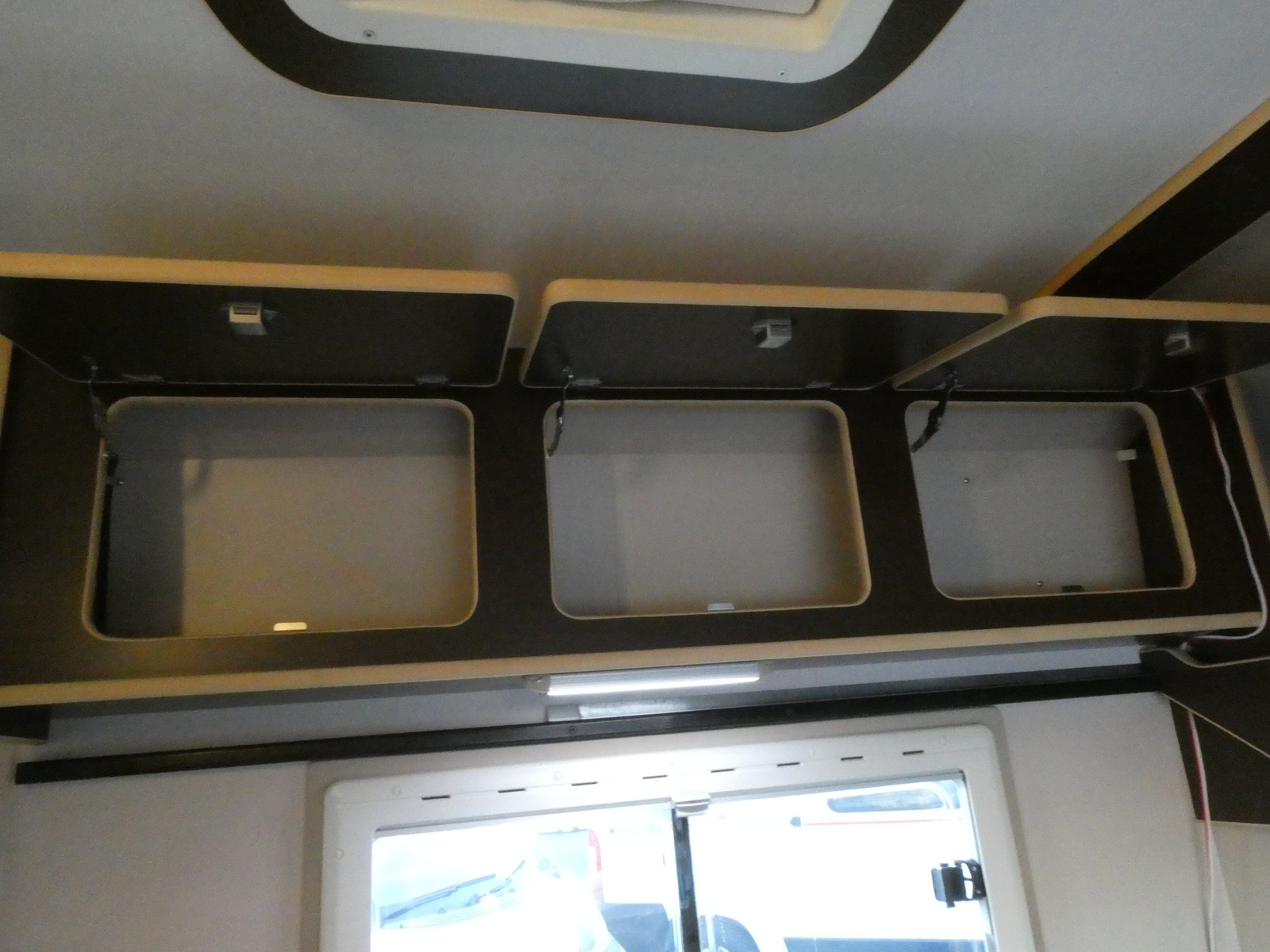 キャンピングカーキャブコン