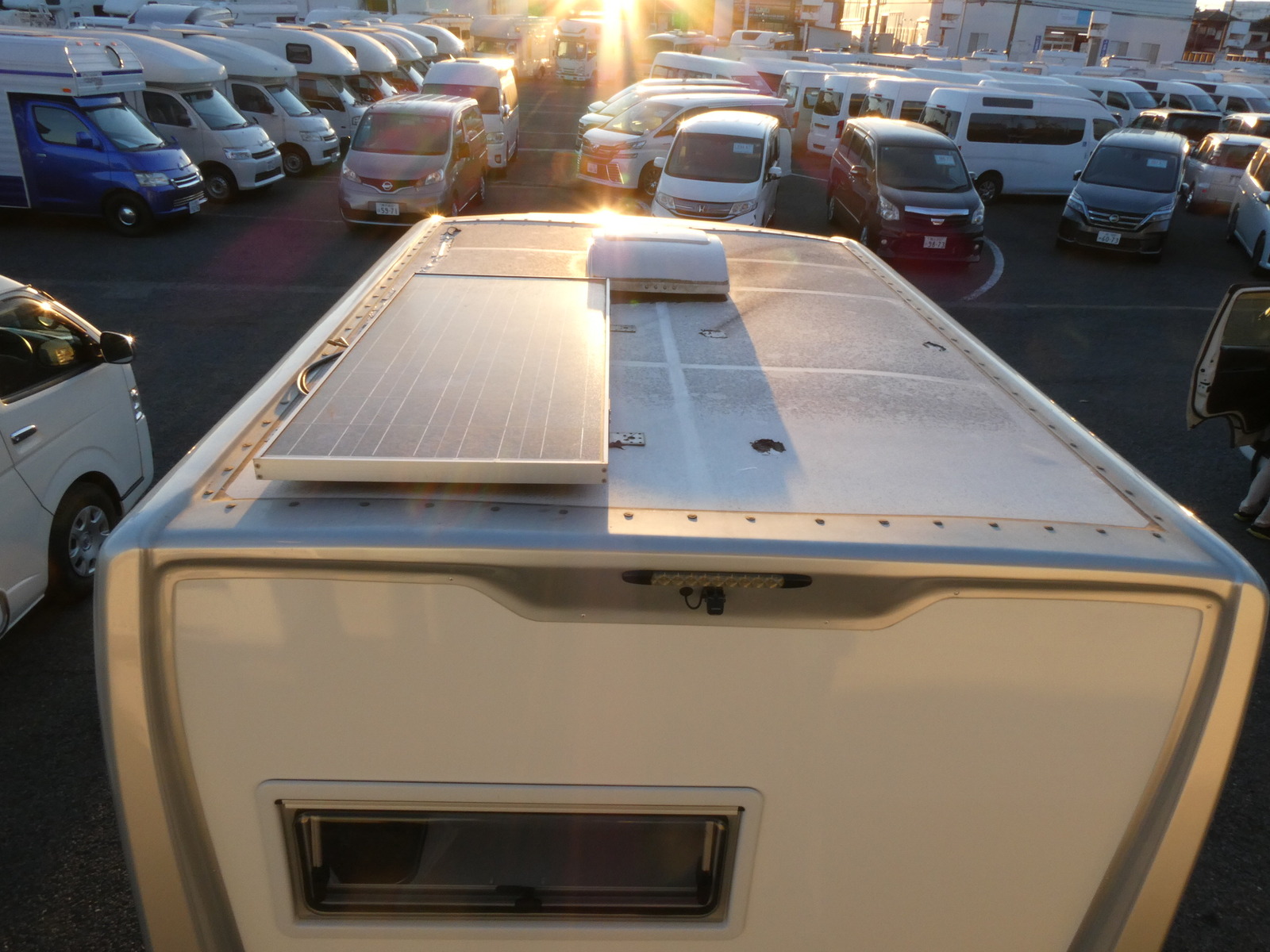 キャンピングカーキャブコン