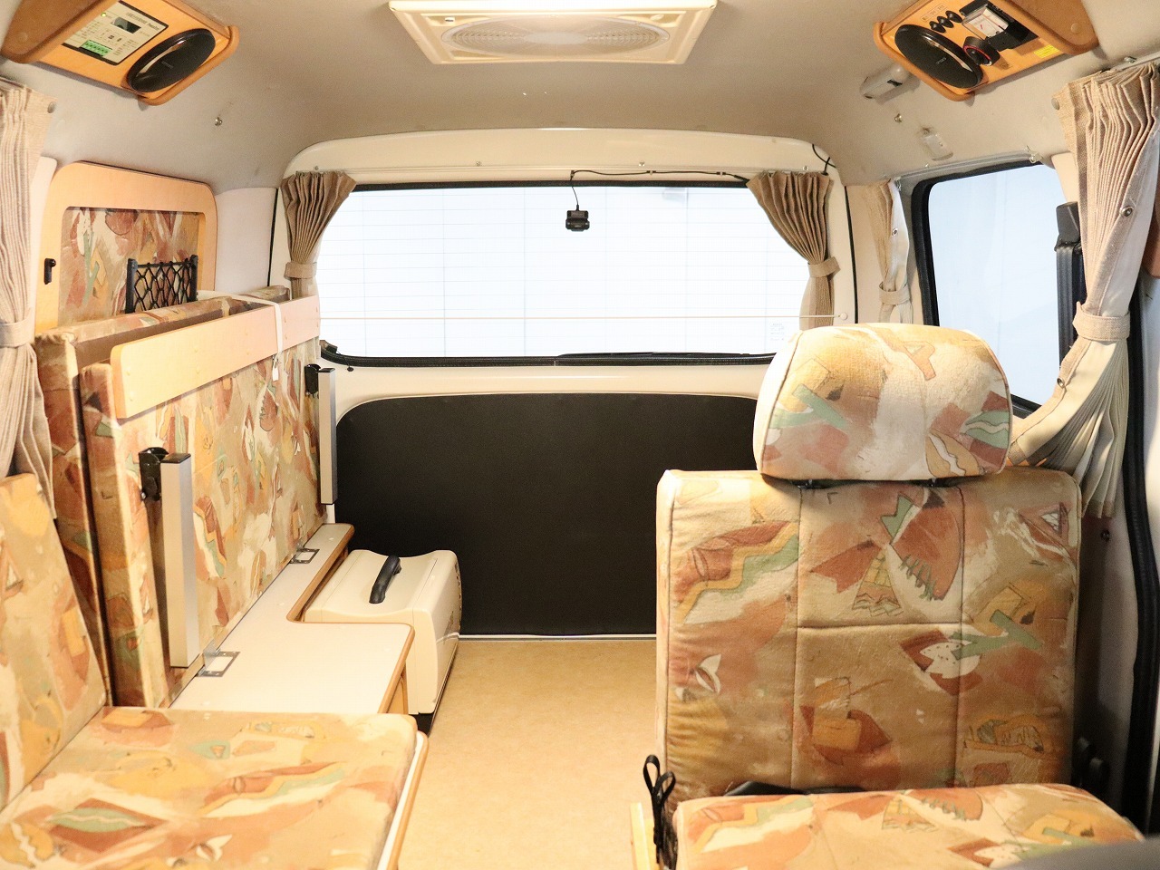 キャンピングカーバンコン