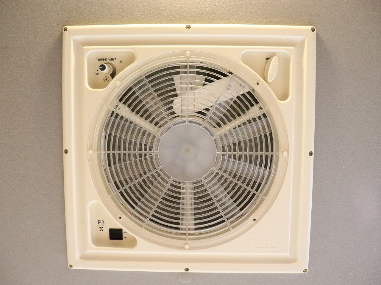 キャンピングカーバンコン