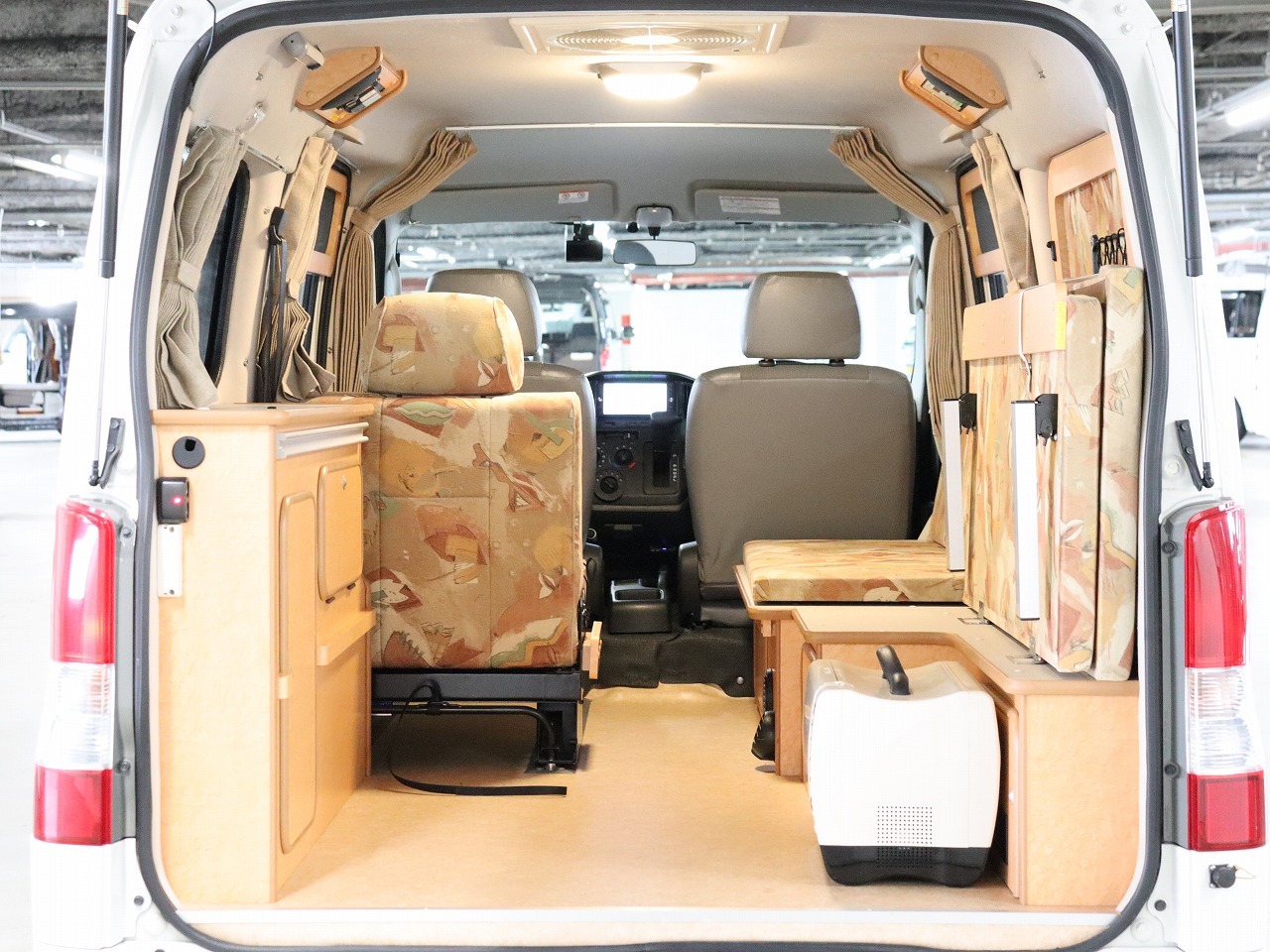 キャンピングカーバンコン