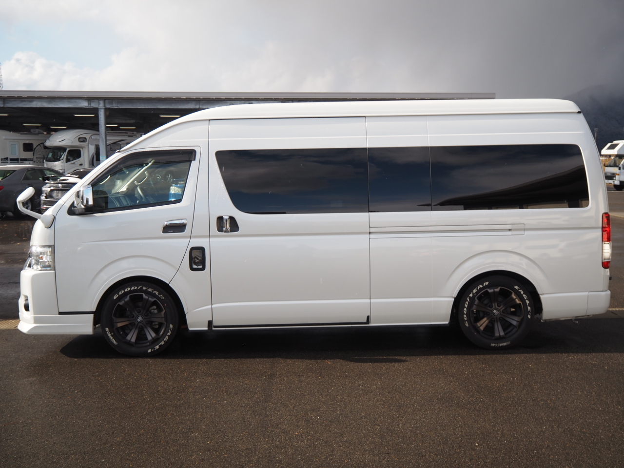 キャンピングカーバンコン