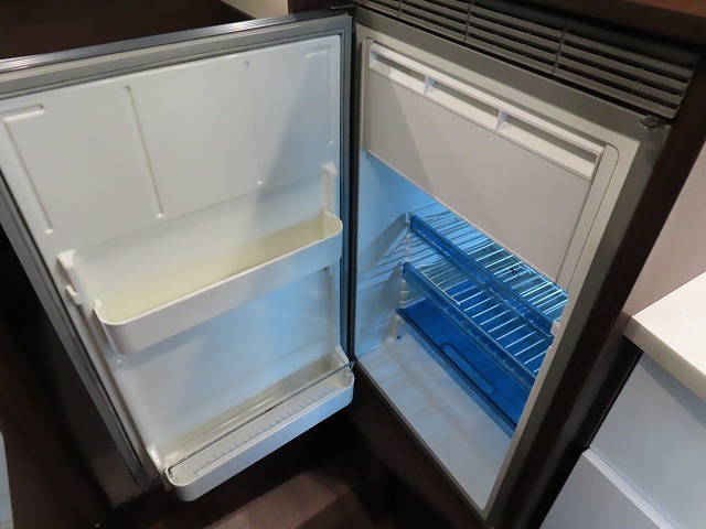 キャンピングカーバスコン