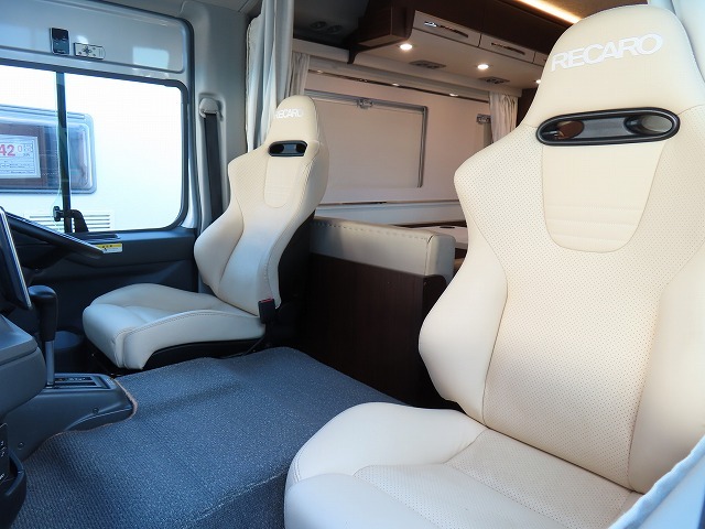 キャンピングカーバスコン