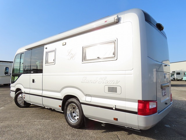 キャンピングカーバスコン