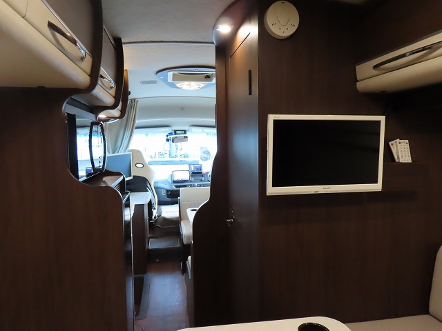 キャンピングカーバスコン