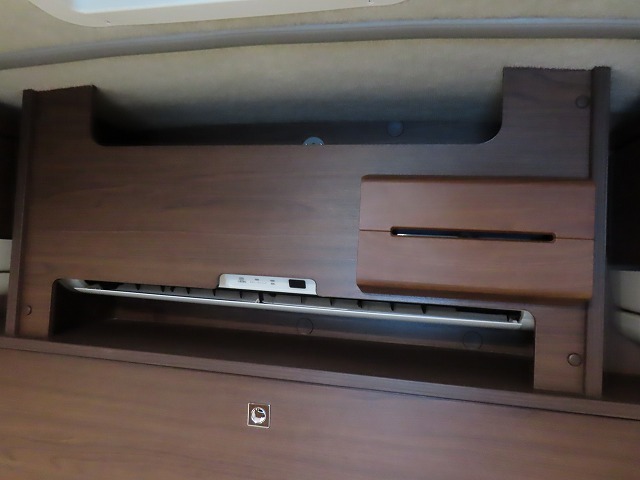 キャンピングカーバスコン