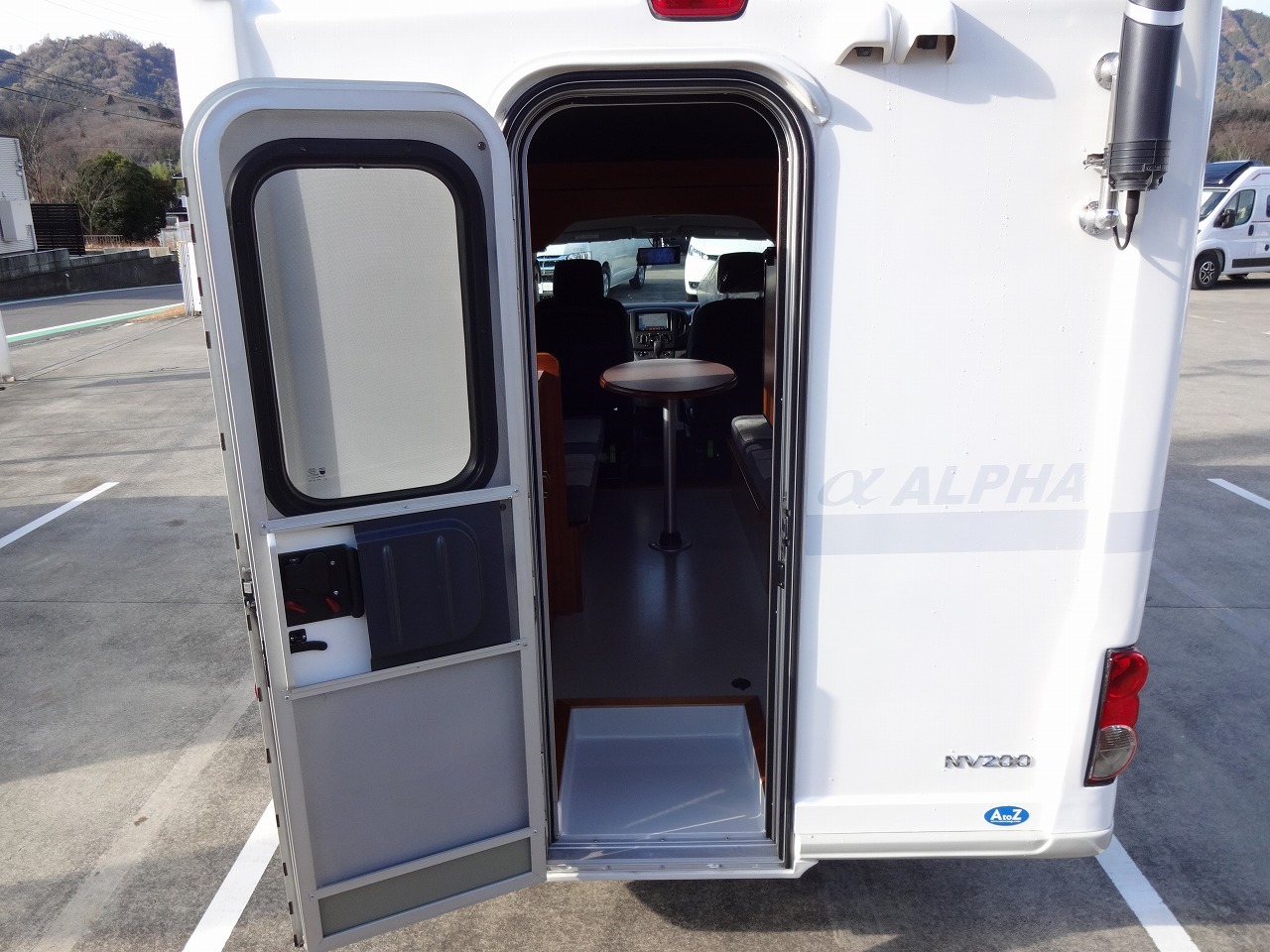 キャンピングカーキャブコン