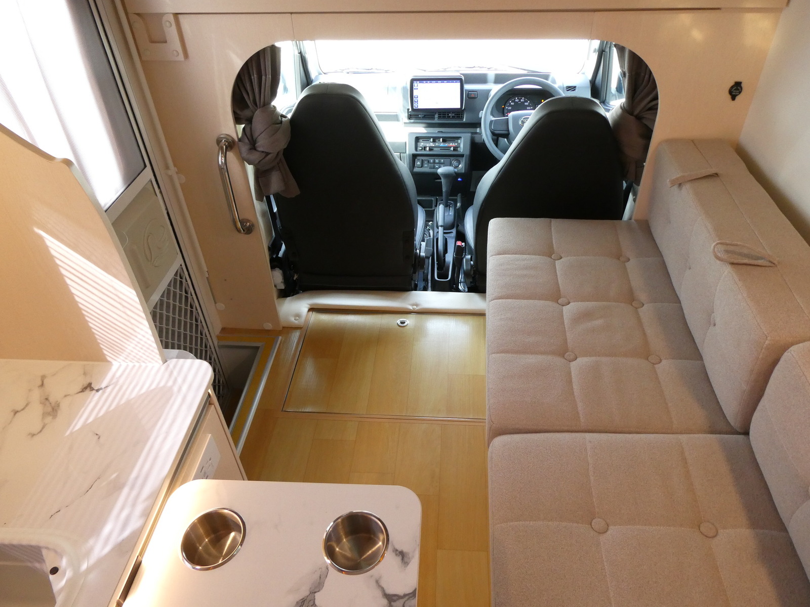 キャンピングカー軽キャンパー