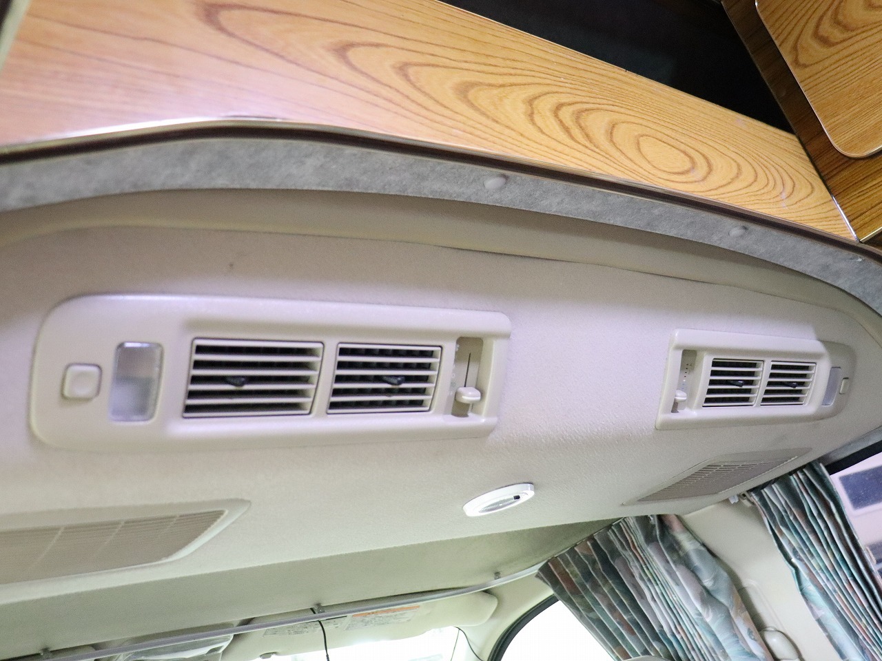 キャンピングカーバンコン