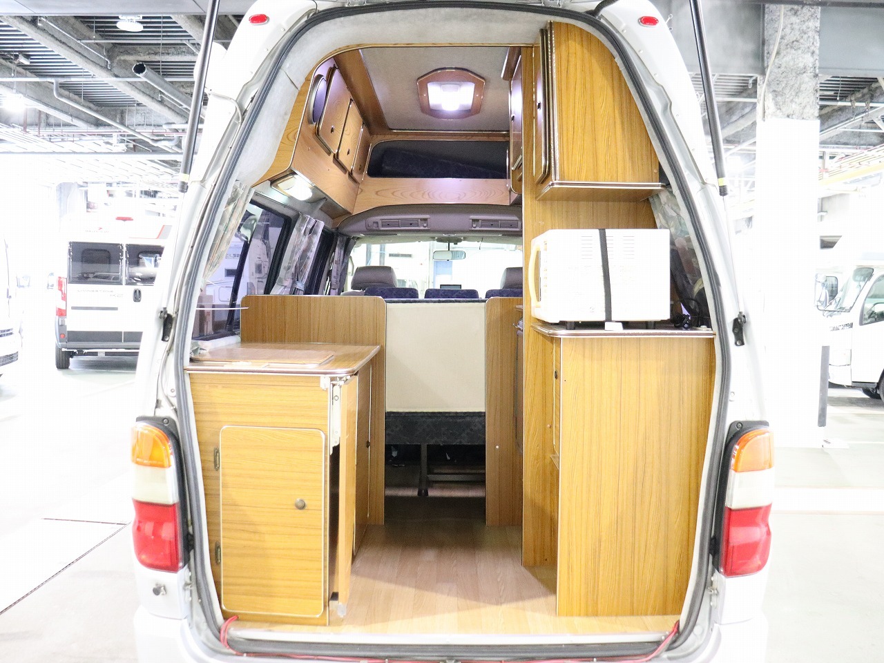 キャンピングカーバンコン