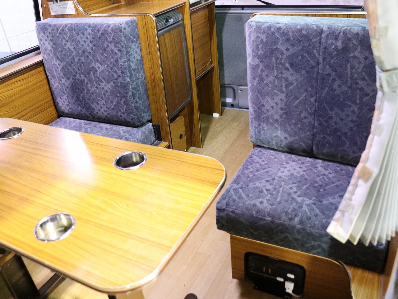 キャンピングカーバンコン