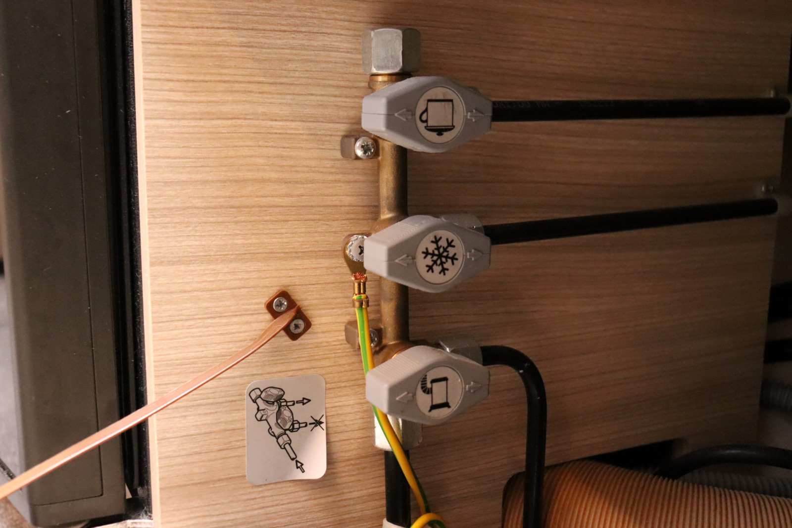 キャンピングカートレーラー